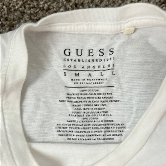 GUESS White Graphic Men's T-Shirt - Picture 2 of 2